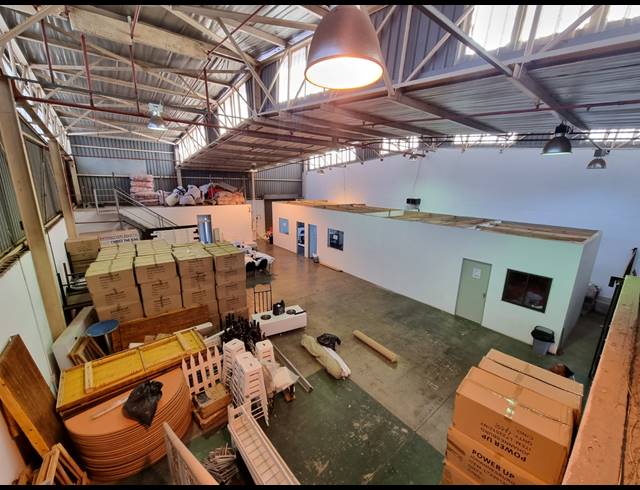 420M² WAREHOUSE TO LET IN SELBY